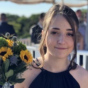 Meet your Posher, Danielle